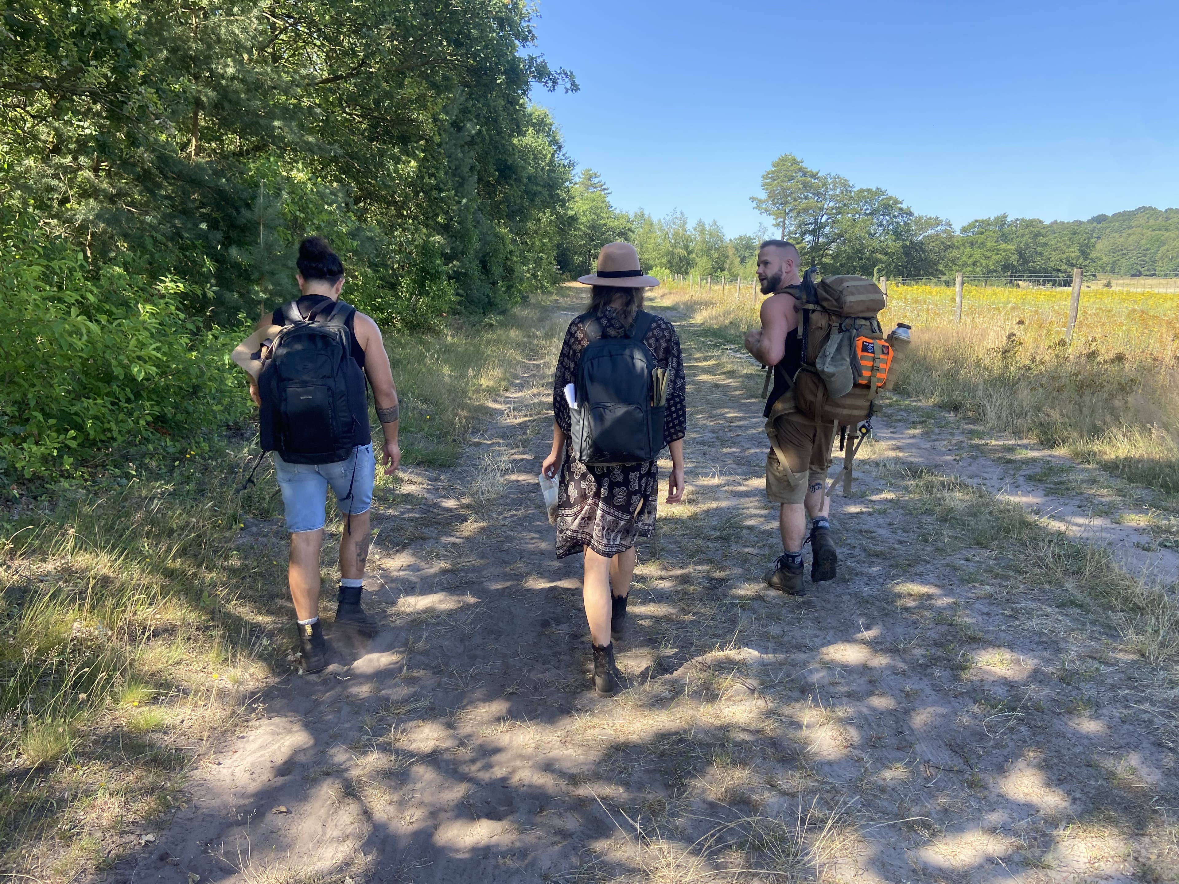 Reconnect Outdoors — Hikes, Survival Trails & Bushcraft Courses